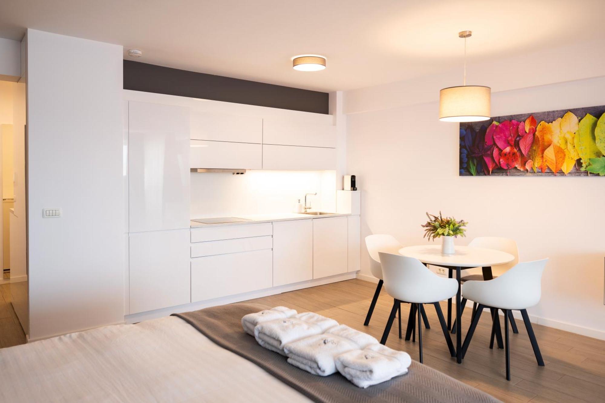 Lounge 8 Studios Oradea Buitenkant foto