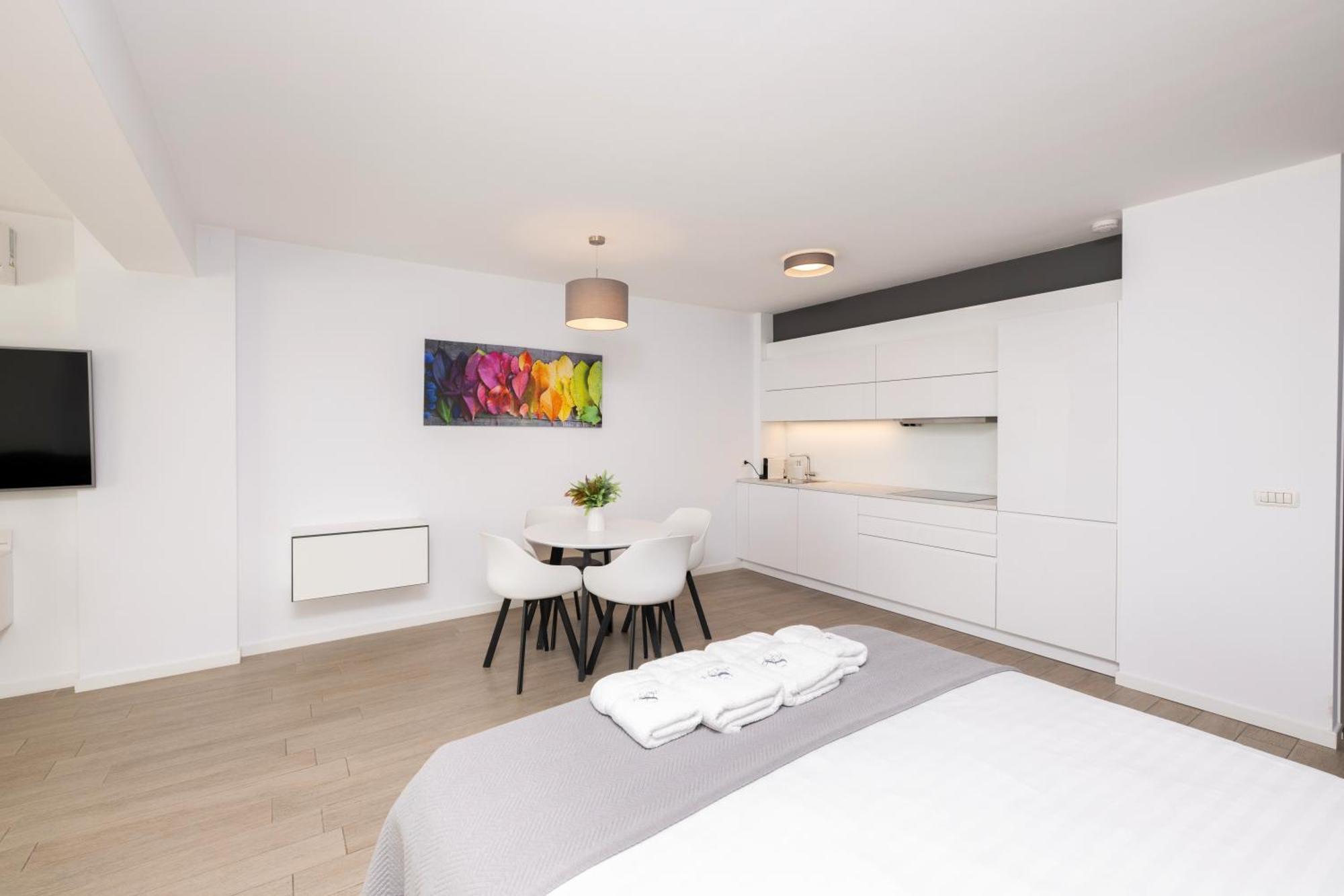 Lounge 8 Studios Oradea Kamer foto