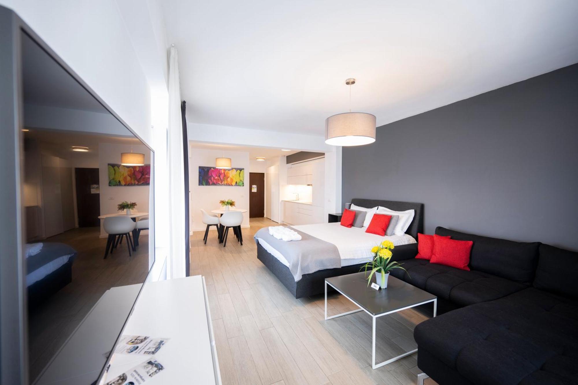 Lounge 8 Studios Oradea Buitenkant foto